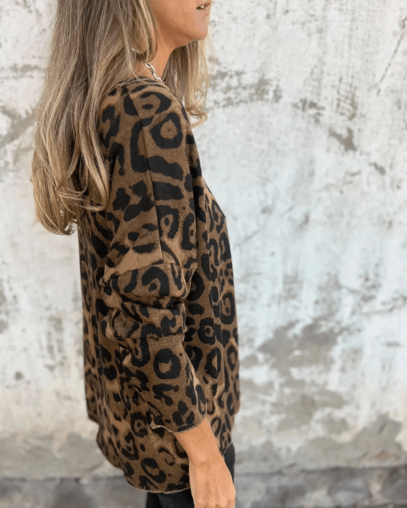 Elvéra | Casual Women's Top with Leopard Print