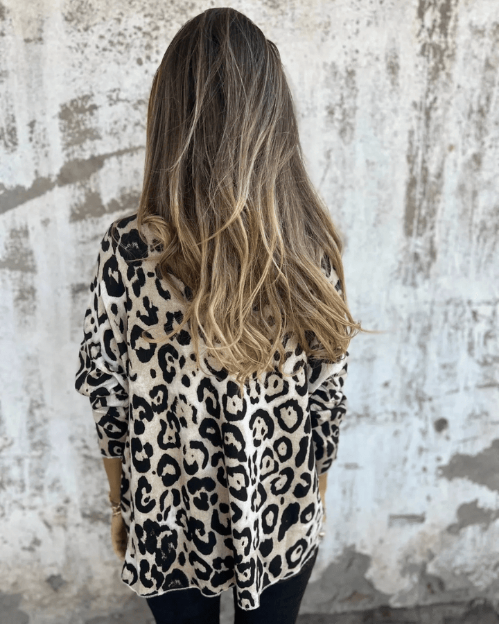 Elvéra | Casual Women's Top with Leopard Print